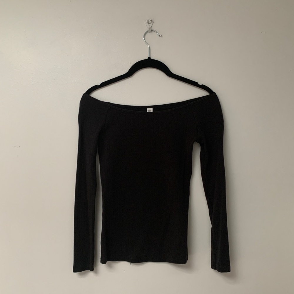 Off the shoulder long sleeve top